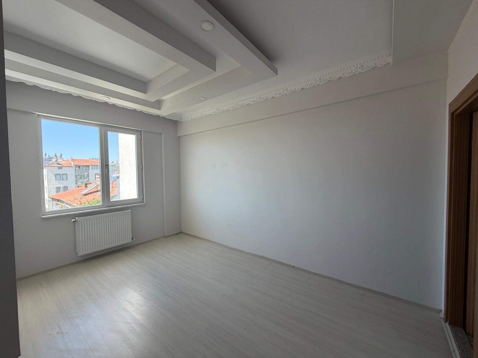 POLAT GAYRİMENKUL - 📍 TEKİR CADDESİ'NDE SATILIK 3+1 DAİRE