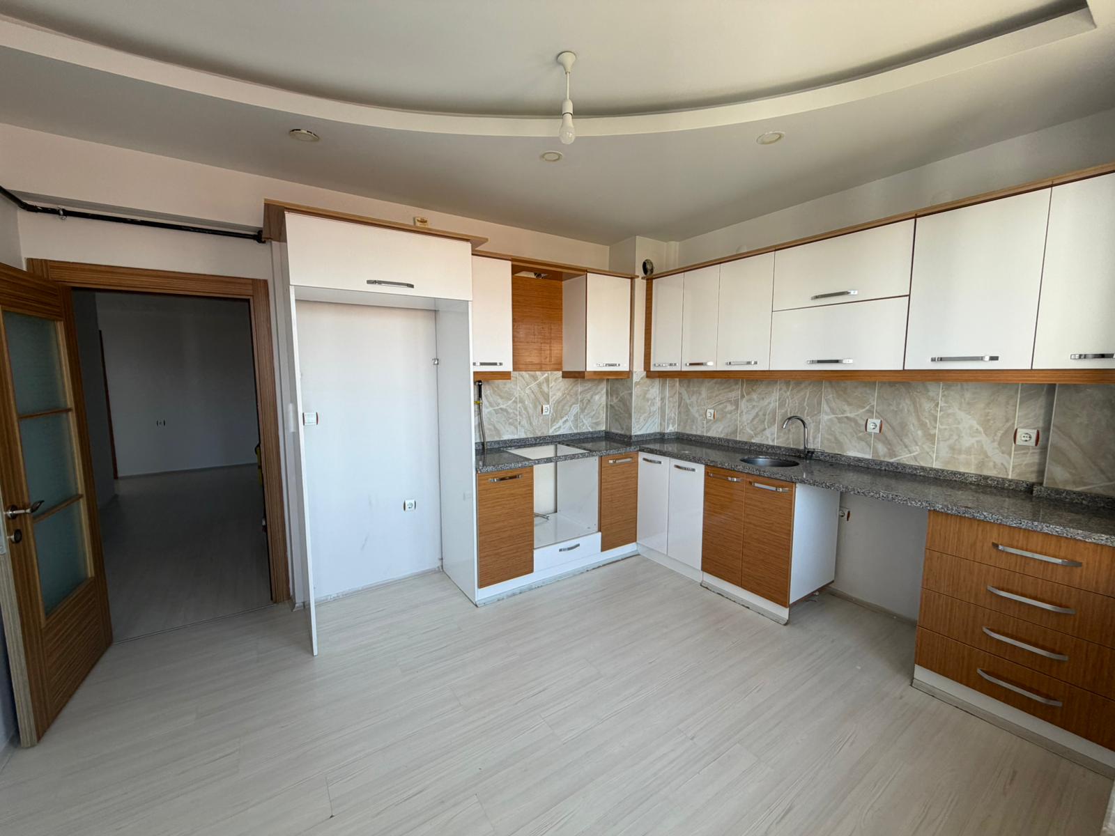 POLAT GAYRİMENKUL - 📍 TEKİR CADDESİ'NDE SATILIK 3+1 DAİRE