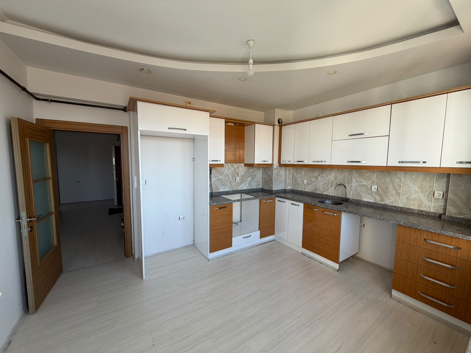 POLAT GAYRİMENKUL - 📍 TEKİR CADDESİ'NDE SATILIK 3+1 DAİRE