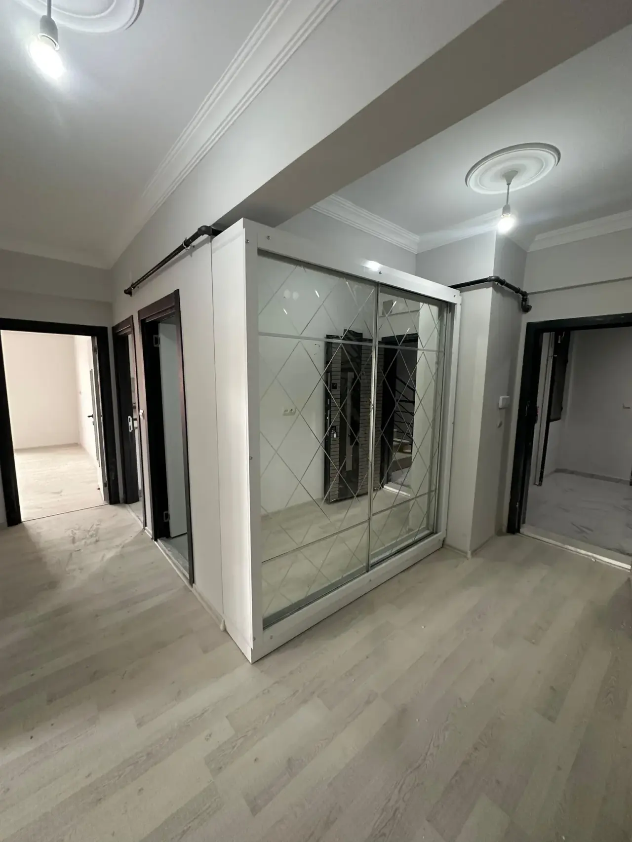 POLAT GAYRİMENKUL - ÇARŞI MERKEZDE SATILIK LÜX SIFIR 3+1 DAİRE