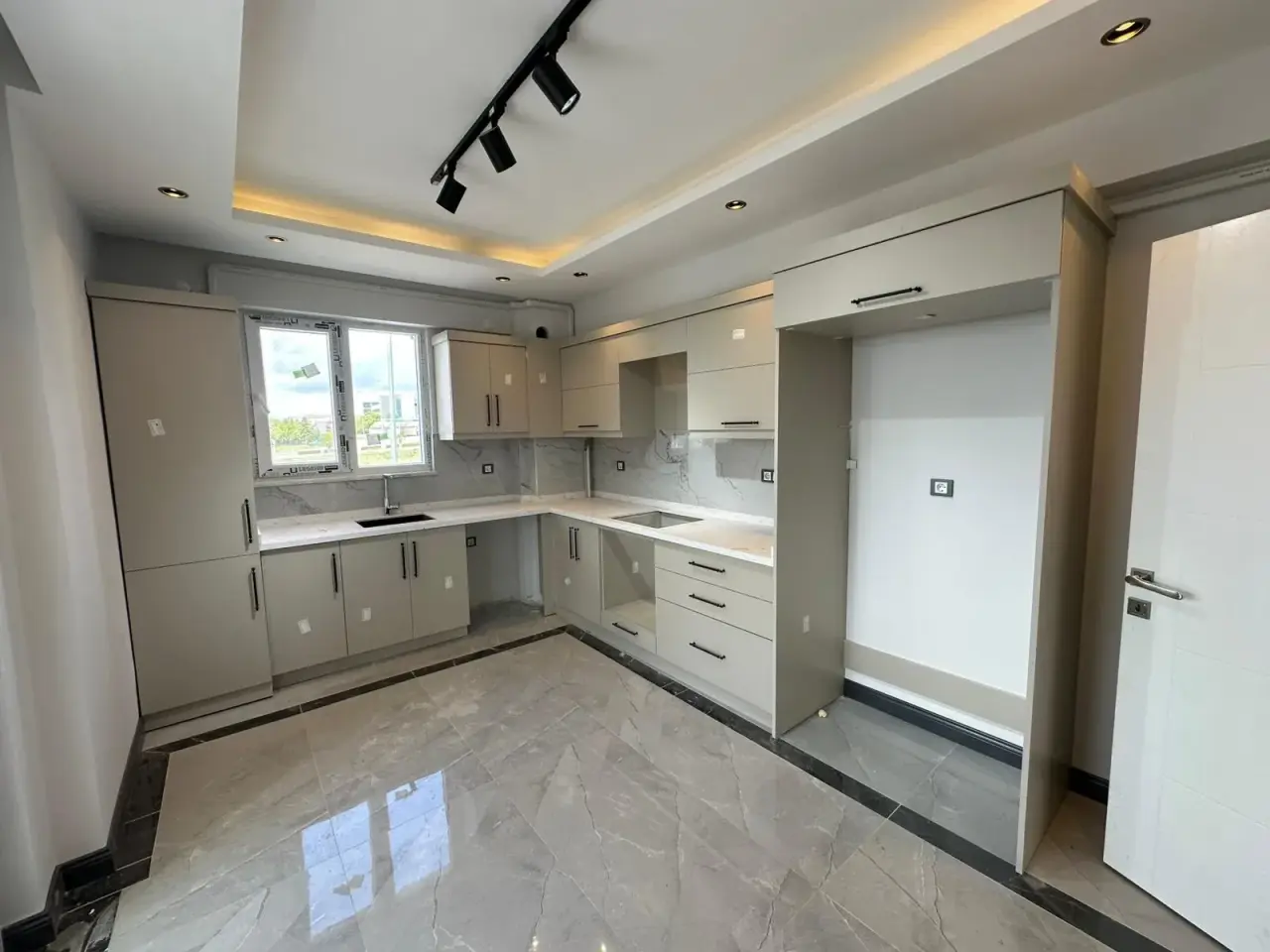 POLAT GAYRİMENKUL - TEKİR CADDESİNDE SON 1 ADET SATILIK LÜX DAİRE