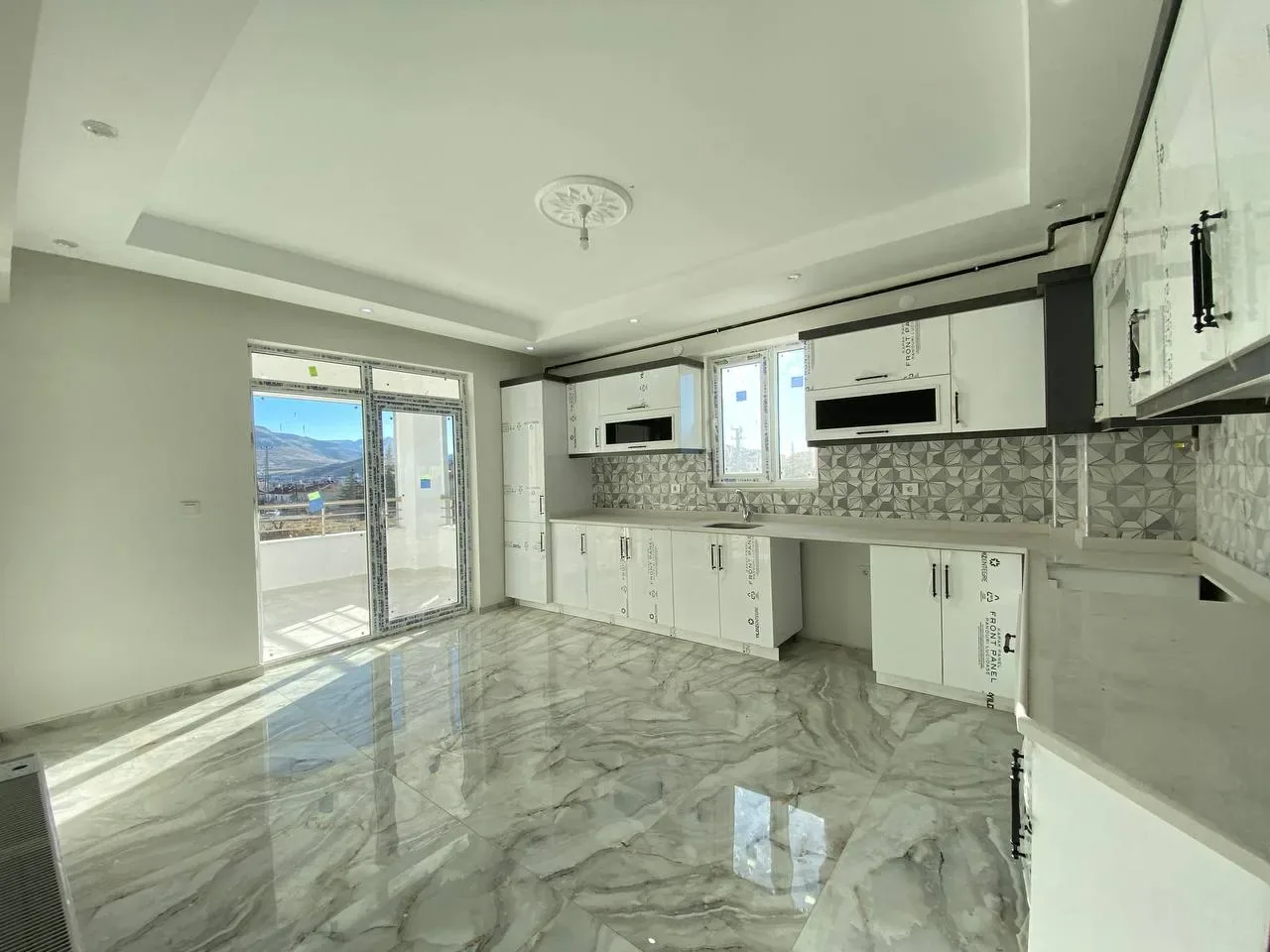 DEVELİ POLAT GAYRİMENKUL- MEHMET AKİF ERSOY MAH. 4+1 ODALI ULTRA LÜX DAİRE