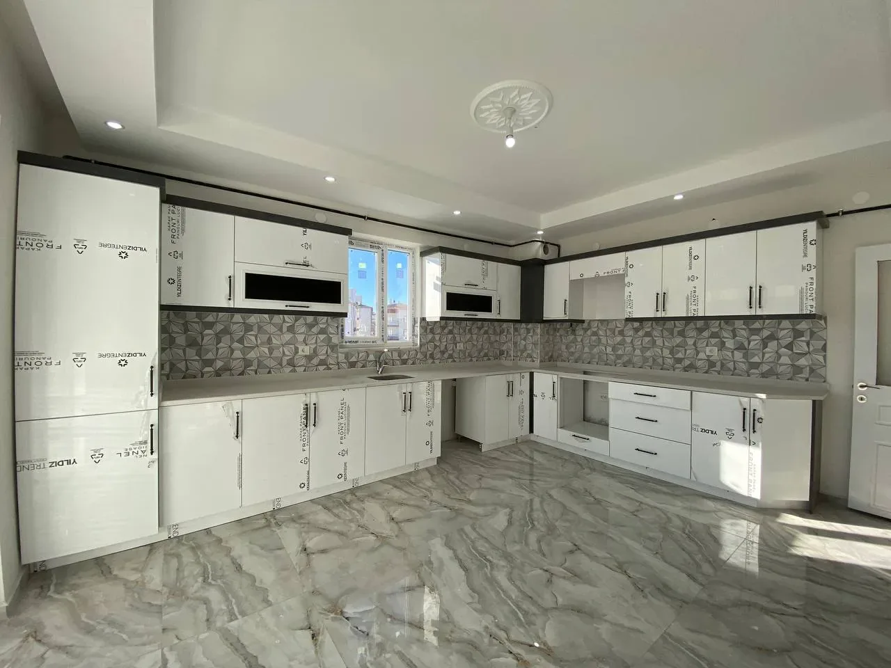DEVELİ POLAT GAYRİMENKUL- MEHMET AKİF ERSOY MAH. 4+1 ODALI ULTRA LÜX DAİRE