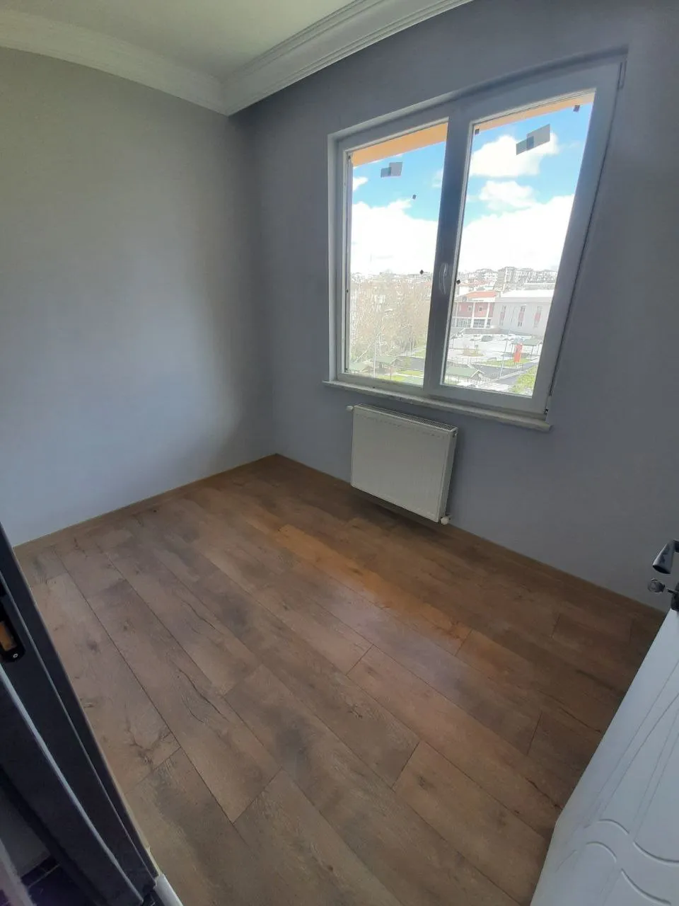 DEVELİ POLAT GAYRİMENKUL-ÇARŞI MERKEZDE KİRALIK LÜX DAİRE