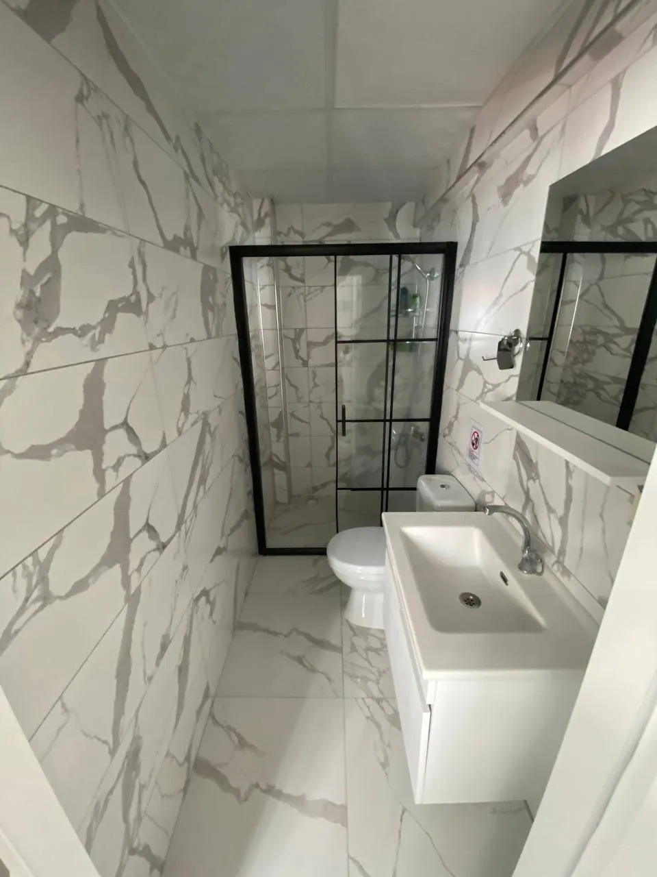 DEVELİ POLAT GAYRİMENKUL-ÇARŞI MERKEZDE KİRALIK 1+1 DAİRE VE 2 ADET OFİS