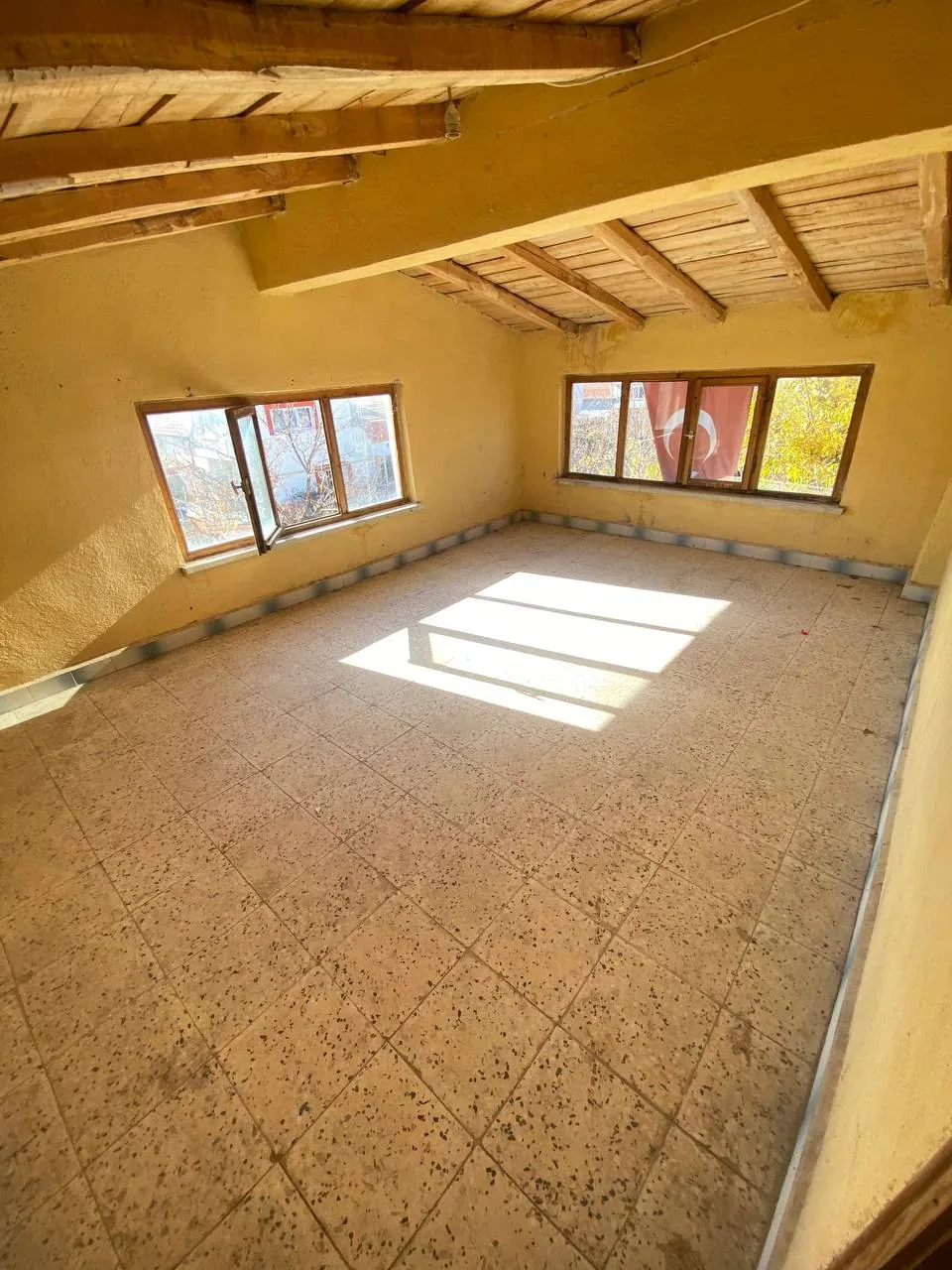 DEVELİ POLAT GAYRİMENKUL-BAHÇELİEVLER MAH. 780 M2 ARSA İÇERİSİNDE SATILIK MÜSTAKİL EV