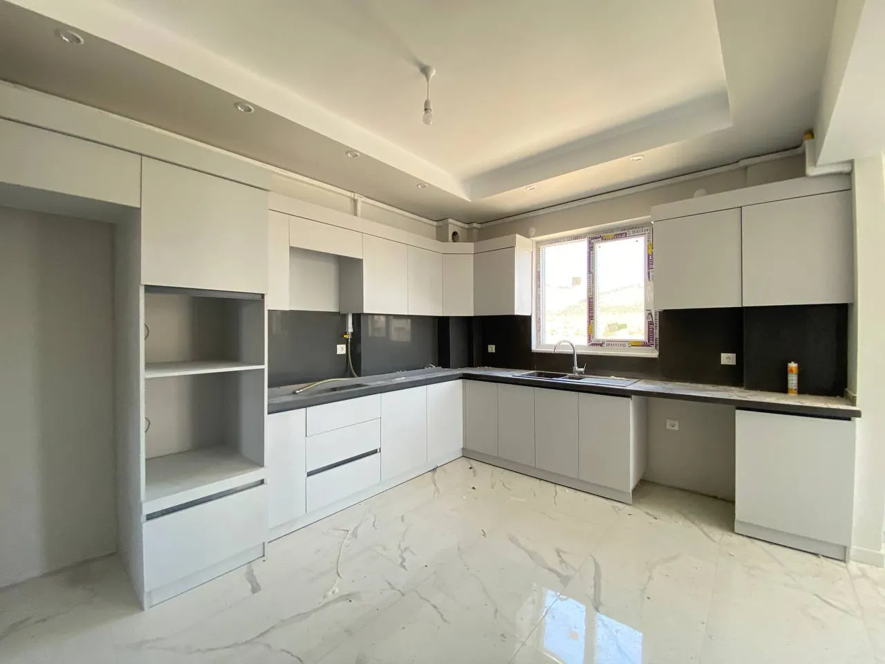 DEVELİ POLAT GAYRİMENKUL-BAHÇELİEVLER MAH. DOLU DOLU TEK DAİRE ÜZERİNE GENİŞ KAÇMAZ SATILIK DAİRE