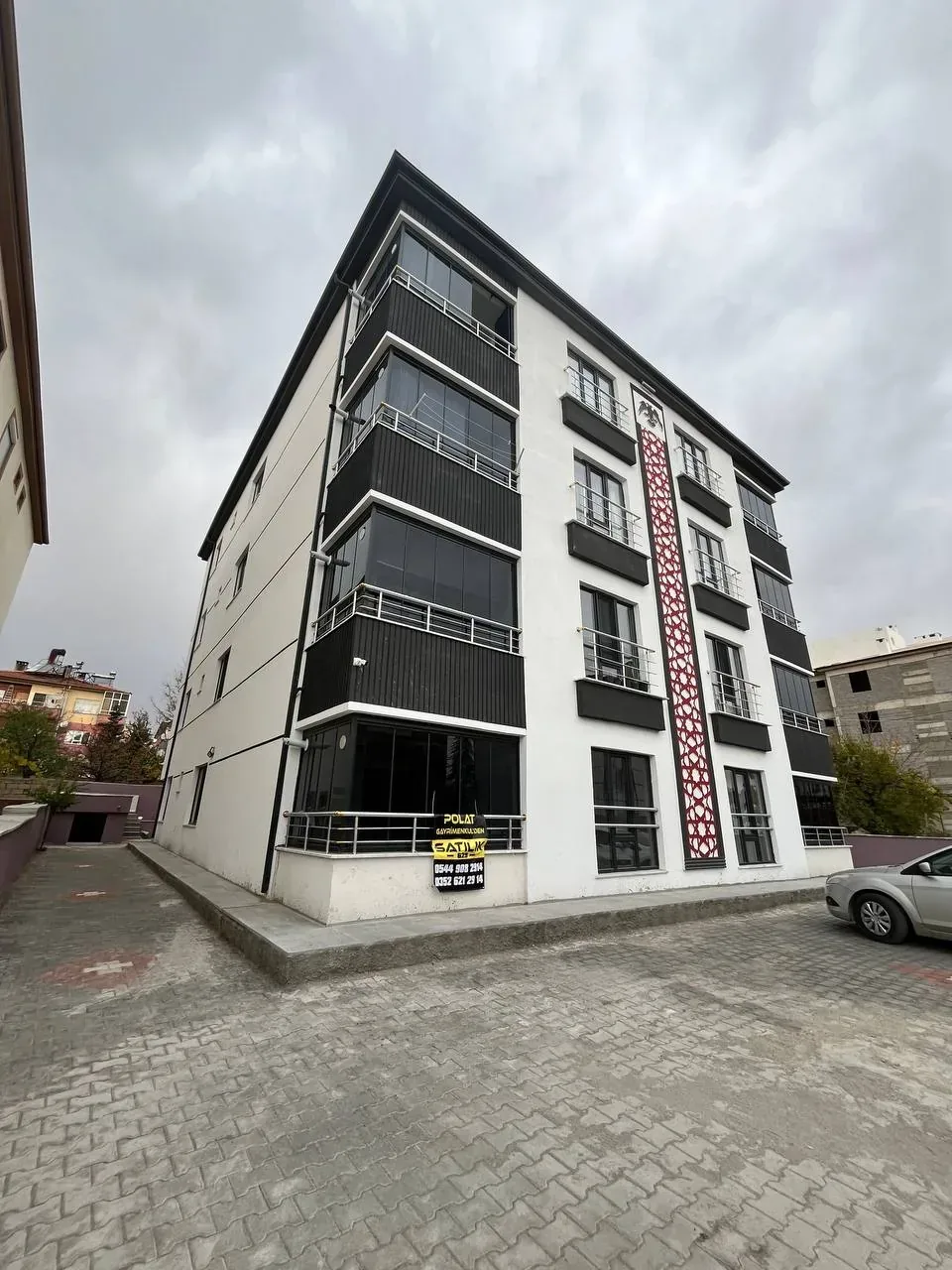 DEVELİ POLAT GAYRİMENKUL - YENİ MAH. ÇARŞI MERKEZE YAKIN SATILIK LÜX DAİRE