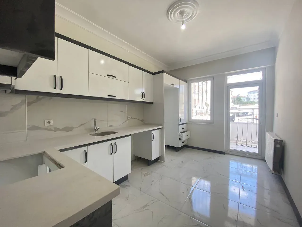 DEVELİ POLAT GAYRİMENKUL - AŞIK SEYRANİ MAH. SATILIK TEMİZ DAİRE