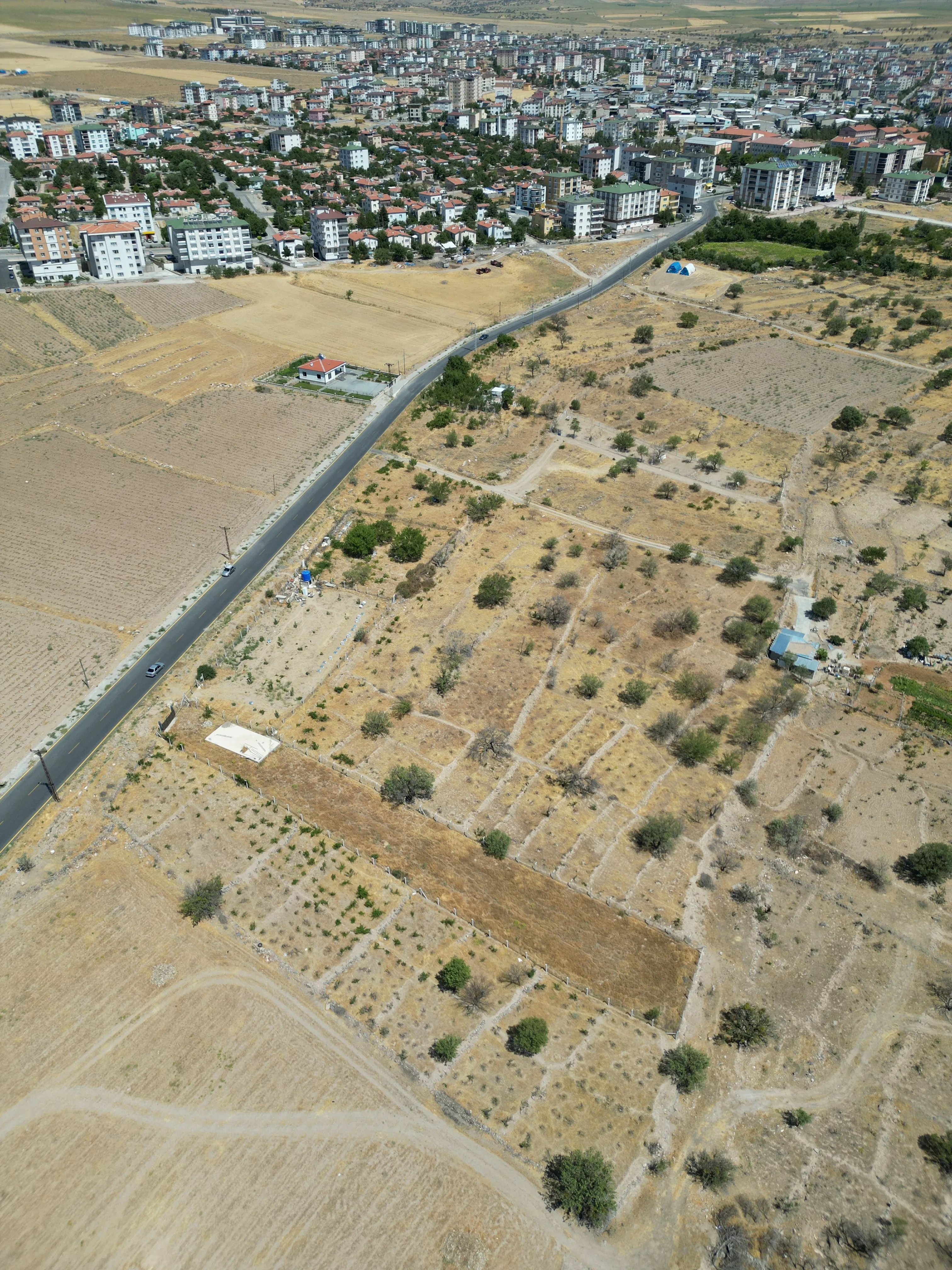 DEVELİ POLAT GAYRİMENKUL - İTFAİYE YOLU ÜZERİ ASFALT YOLA SIFIR KAÇIRILMAYACAK SATILIK BAĞ BAHÇE