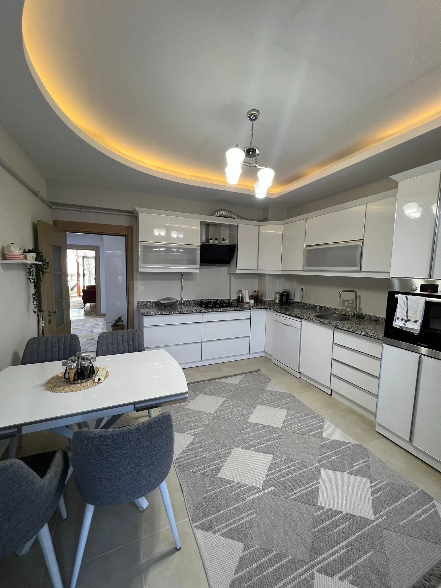 DEVELİ POLAT GAYRİMENKUL - SATILIK ÇARŞI MERKEZDE LÜKS 3+1 DAİRE