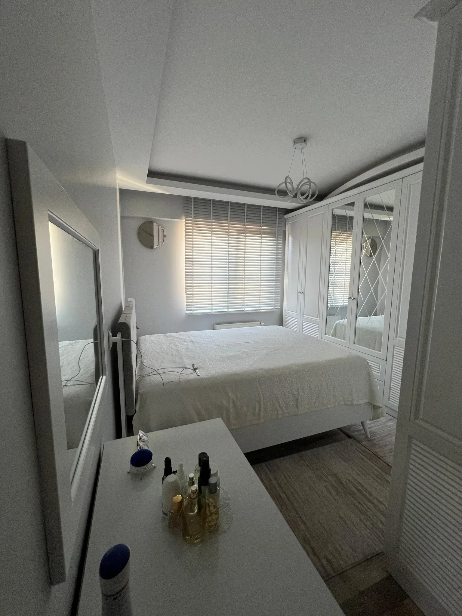 DEVELİ POLAT GAYRİMENKUL - SATILIK ÇARŞI MERKEZDE LÜKS 3+1 DAİRE