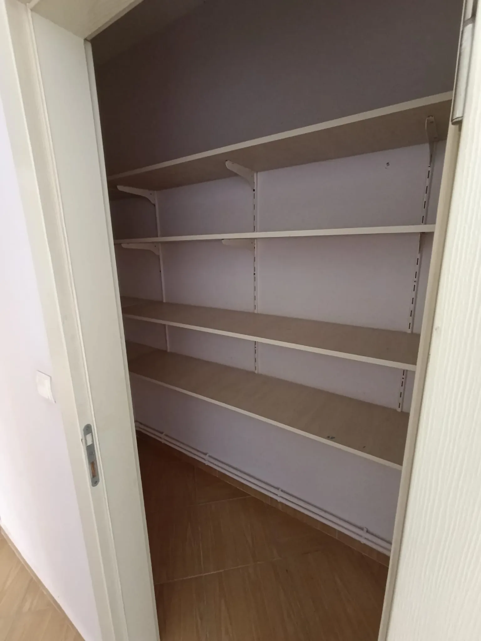 DEVELİ POLAT GAYRİMENKUL - YENİ MAH. KİRALIK 4+1 GENİŞ DAİRE