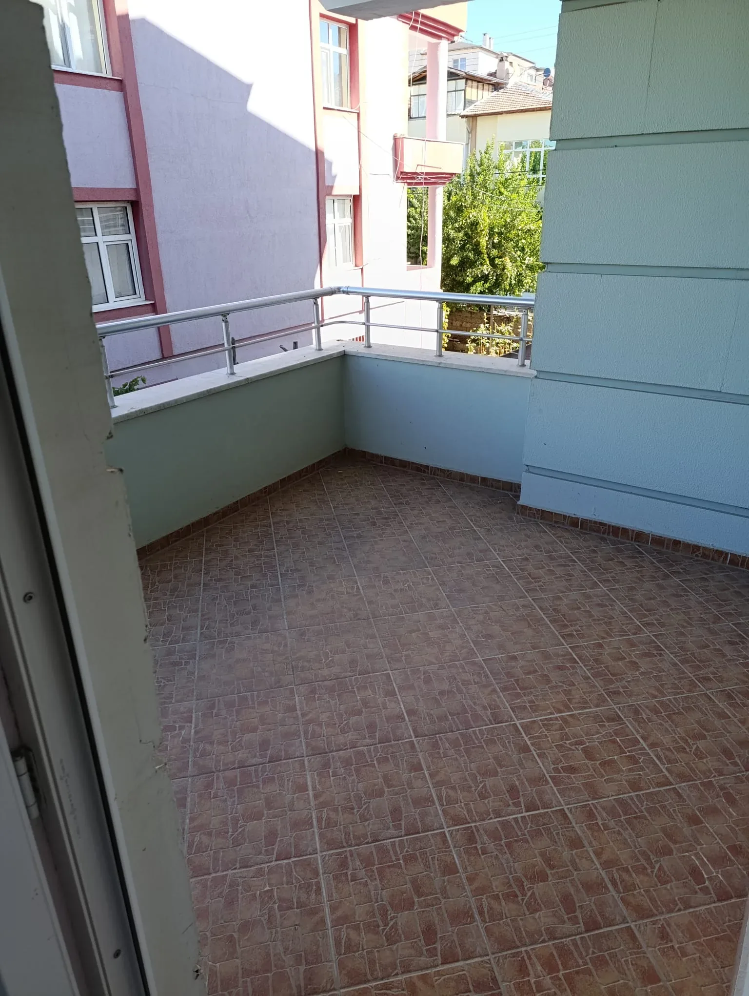 DEVELİ POLAT GAYRİMENKUL - YENİ MAH. KİRALIK 4+1 GENİŞ DAİRE