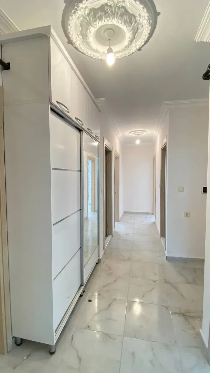 DEVELİ POLAT GAYRİMENKUL - TEKİR CAD. ÜZERİNDE SATILIK GENİŞ FIRSAT DAİRE