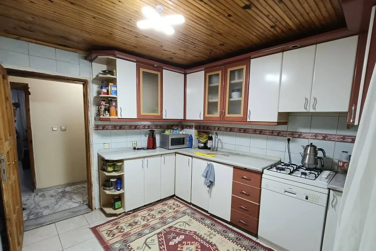 DEVELİ POLAT GAYRİMENKUL - ESKİ OTAGAR BÖLGESİNDE SATILIK BAKIMLI DAİRE