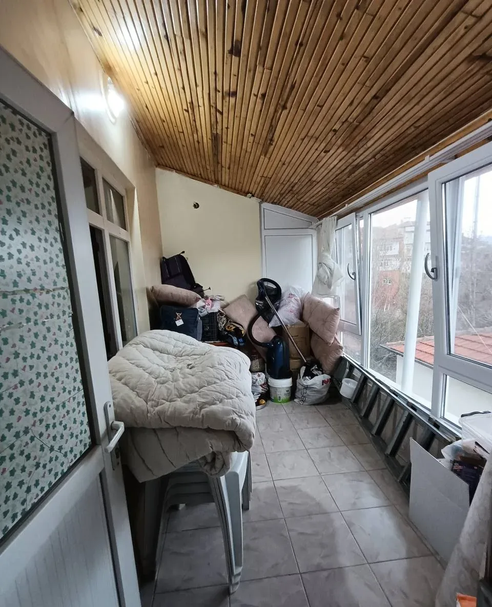 DEVELİ POLAT GAYRİMENKUL - ESKİ OTAGAR BÖLGESİNDE SATILIK BAKIMLI DAİRE