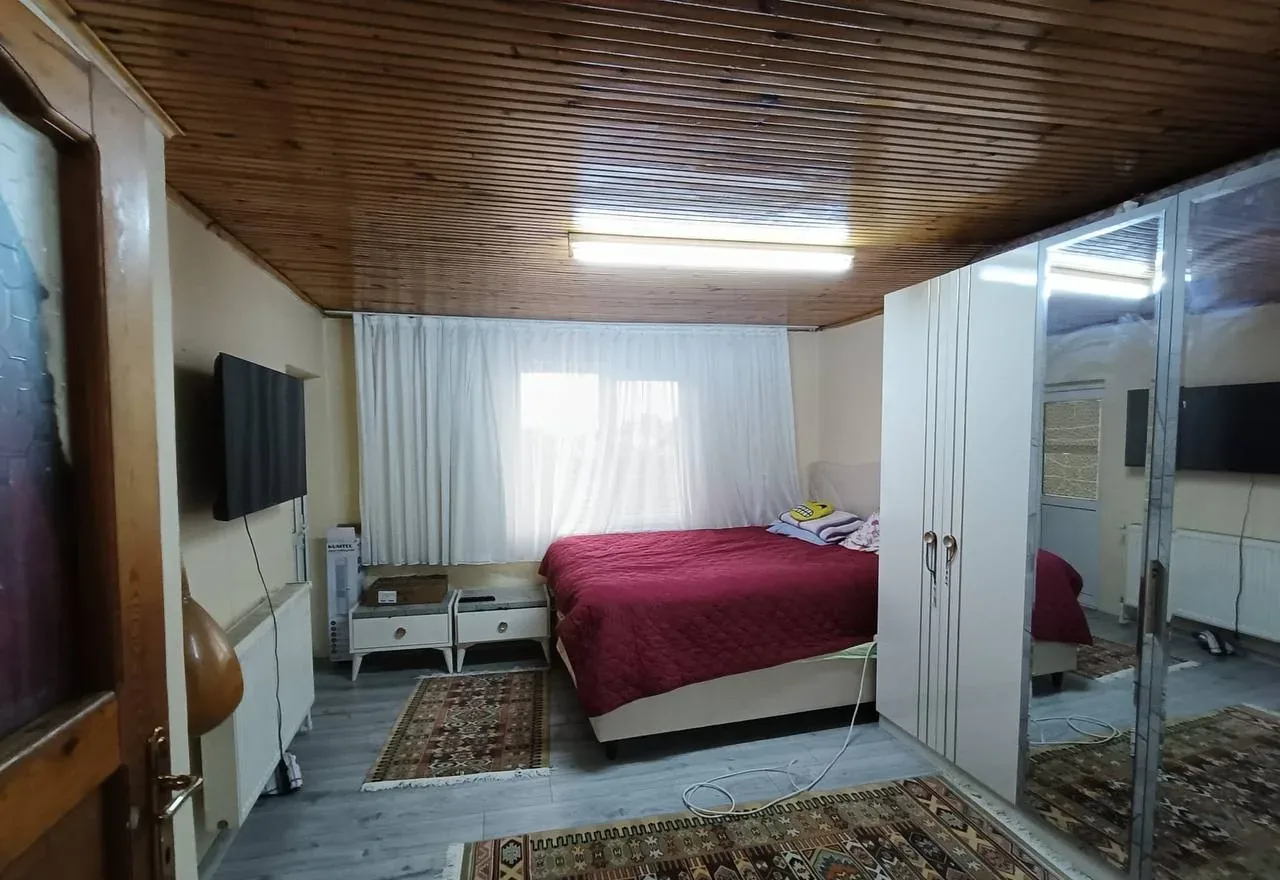 DEVELİ POLAT GAYRİMENKUL - ESKİ OTAGAR BÖLGESİNDE SATILIK BAKIMLI DAİRE