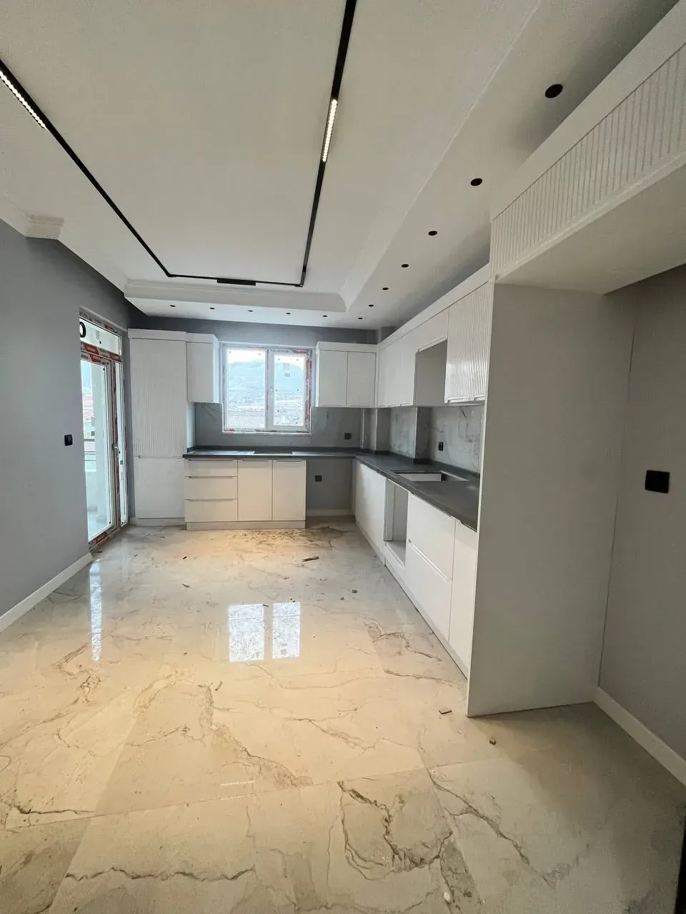 DEVELİ POLAT GAYRİMENKUL -FENESEAŞAĞI MAH. SATILIK SIFIR LÜX DAİRE