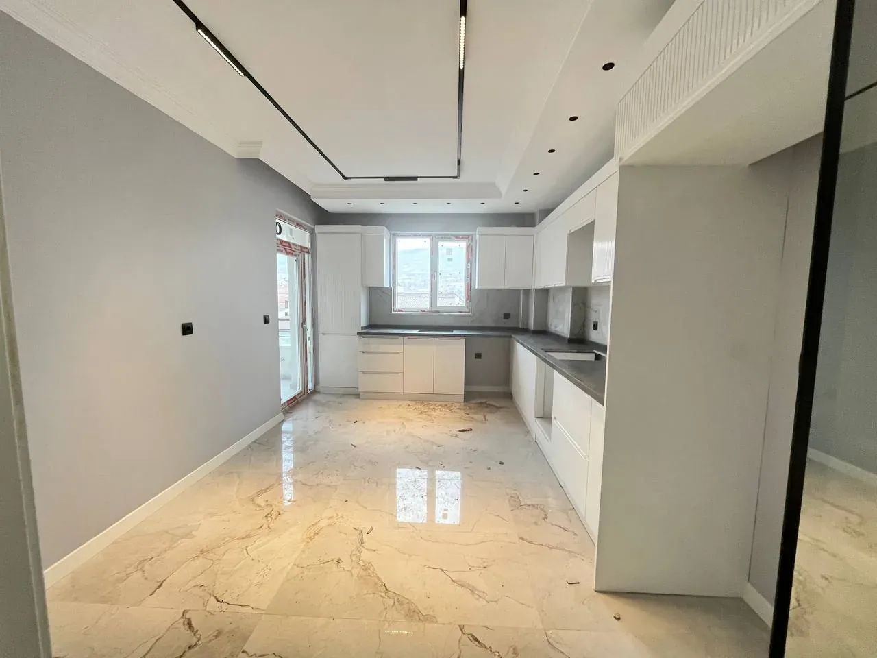 DEVELİ POLAT GAYRİMENKUL -FENESEAŞAĞI MAH. SATILIK SIFIR LÜX DAİRE