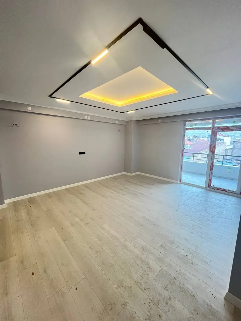 DEVELİ POLAT GAYRİMENKUL -FENESEAŞAĞI MAH. SATILIK SIFIR LÜX DAİRE