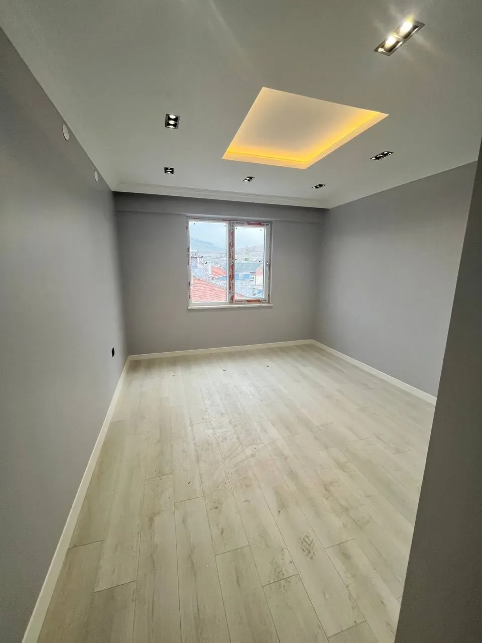 DEVELİ POLAT GAYRİMENKUL -FENESEAŞAĞI MAH. SATILIK SIFIR LÜX DAİRE