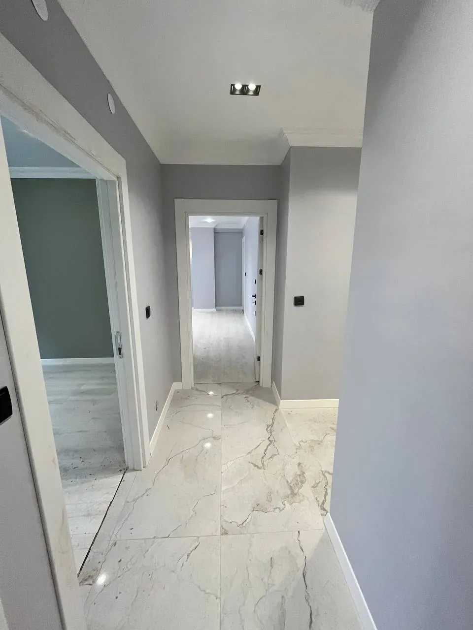 DEVELİ POLAT GAYRİMENKUL -FENESEAŞAĞI MAH. SATILIK SIFIR LÜX DAİRE
