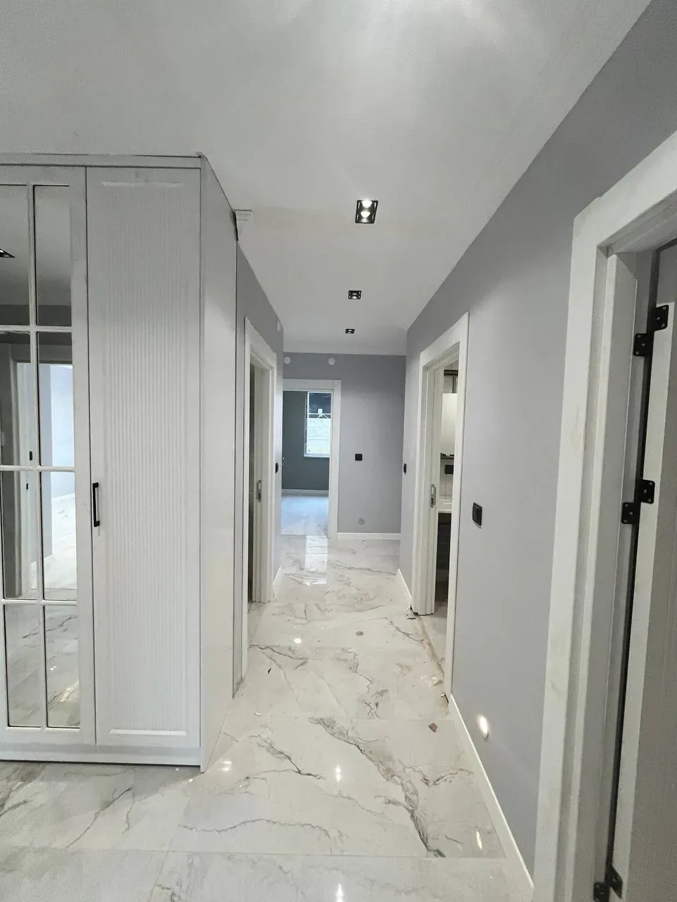 DEVELİ POLAT GAYRİMENKUL -FENESEAŞAĞI MAH. SATILIK SIFIR LÜX DAİRE
