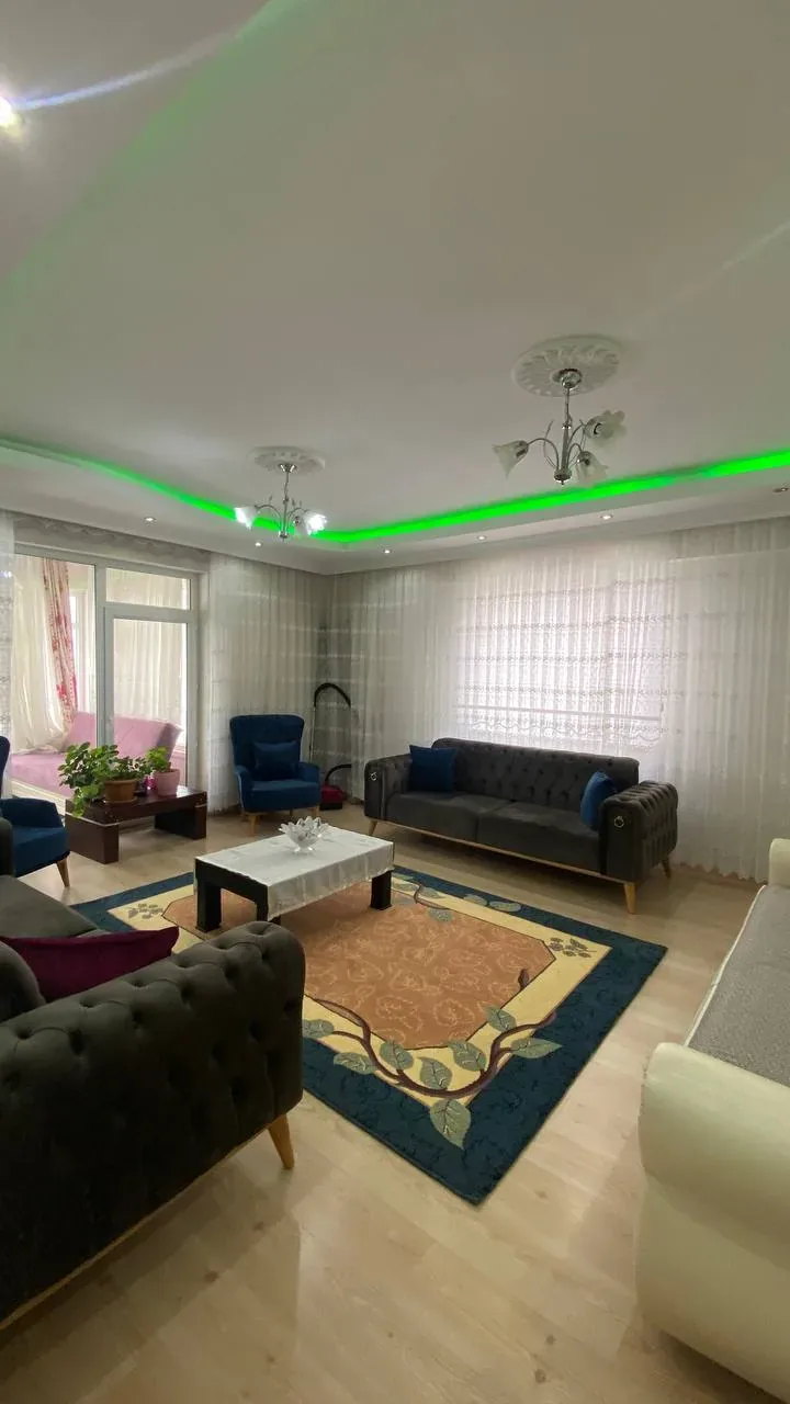 DEVELİ POLAT GAYRİMENKUL - YENİ MAH. SATILIK BAKIMLI GENİŞ DAİRE