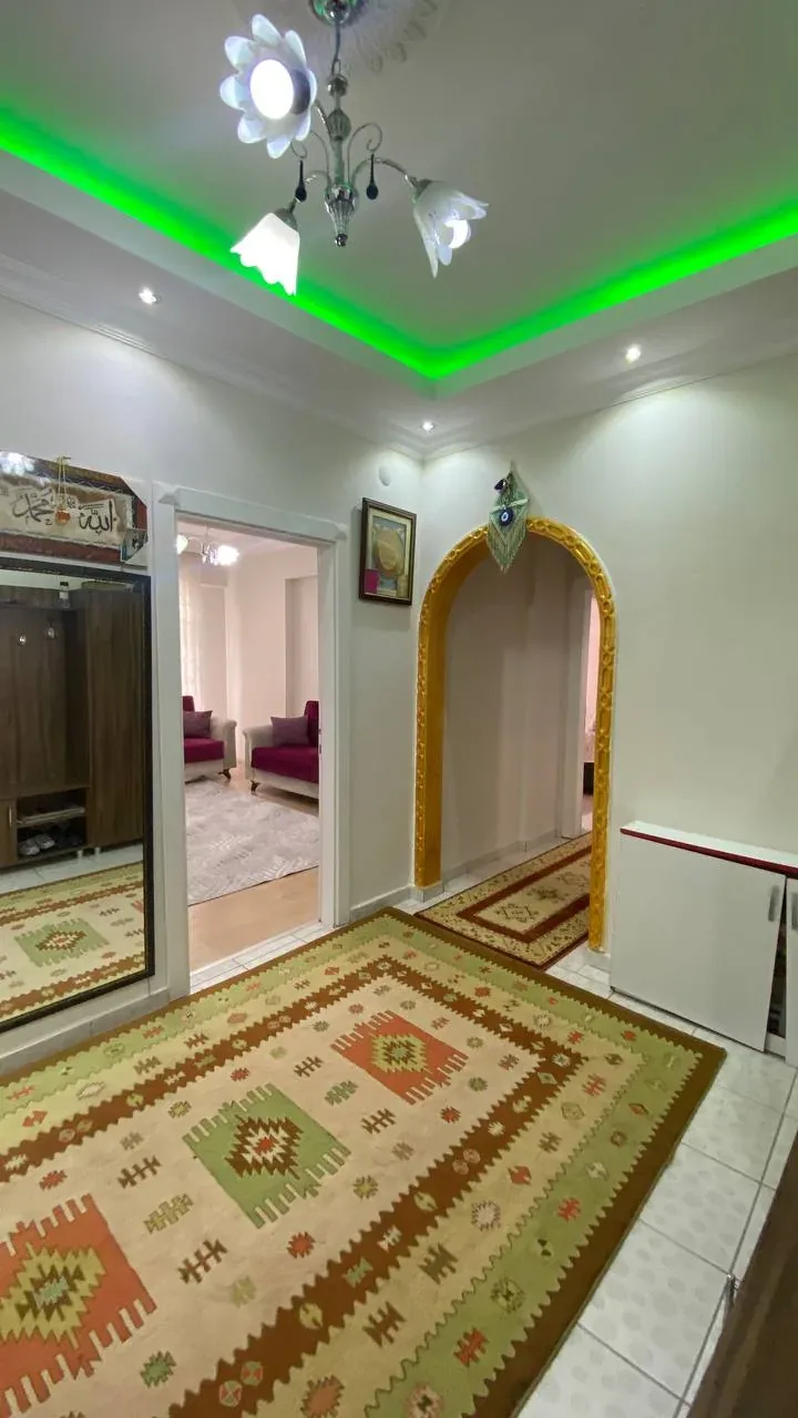 DEVELİ POLAT GAYRİMENKUL - YENİ MAH. SATILIK BAKIMLI GENİŞ DAİRE