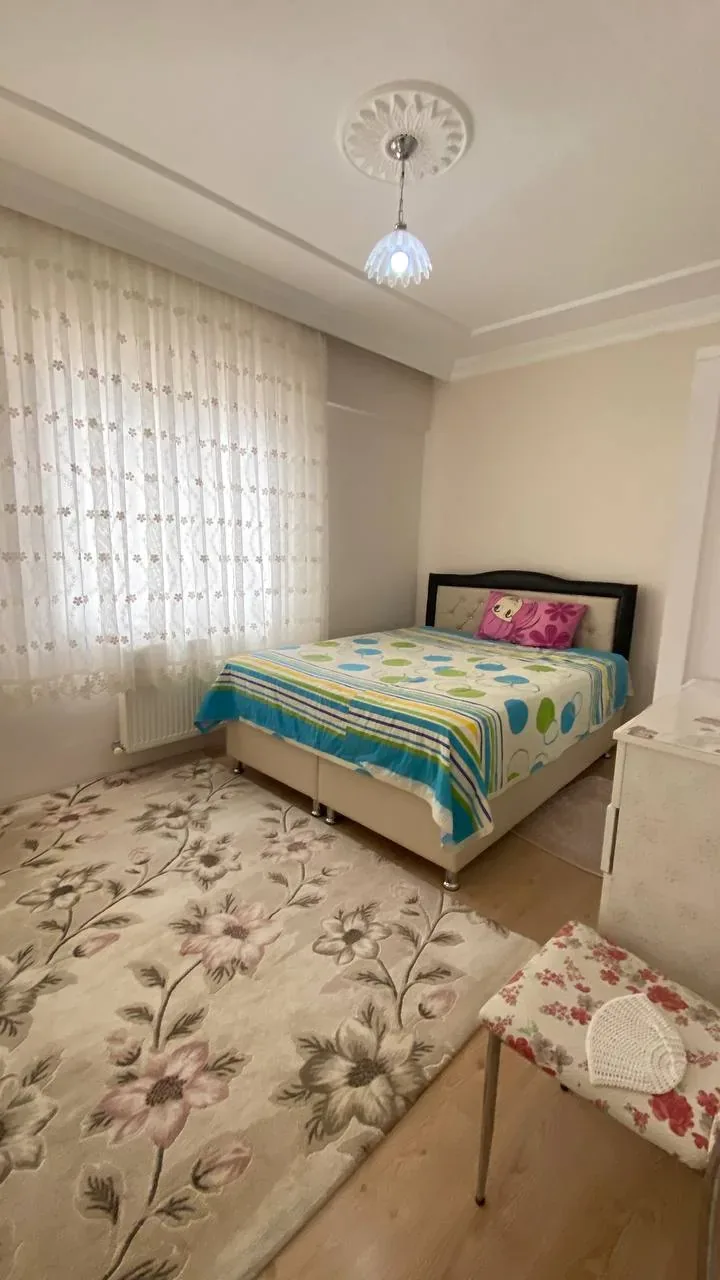 DEVELİ POLAT GAYRİMENKUL - YENİ MAH. SATILIK BAKIMLI GENİŞ DAİRE