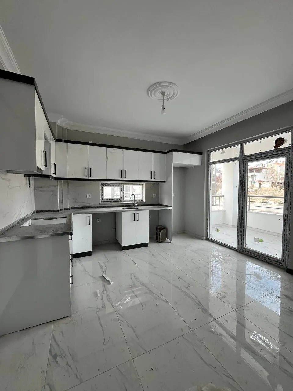 DEVELİ POLAT GAYRİMENKUL-HARMAN MAHALLESİ KİRALIK 3+1 DAİRE
