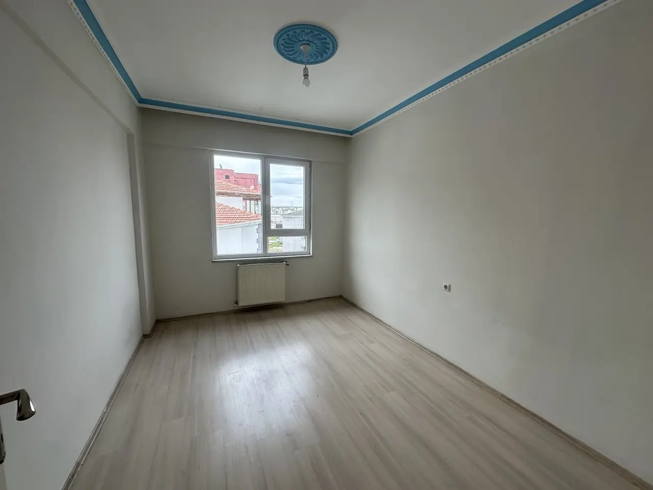 POLAT GAYRİMENKUL - YENİ MAH. SANAYİİ ÜSTÜNDE 1+1 KİRALIK VE SATILIK DAİRE