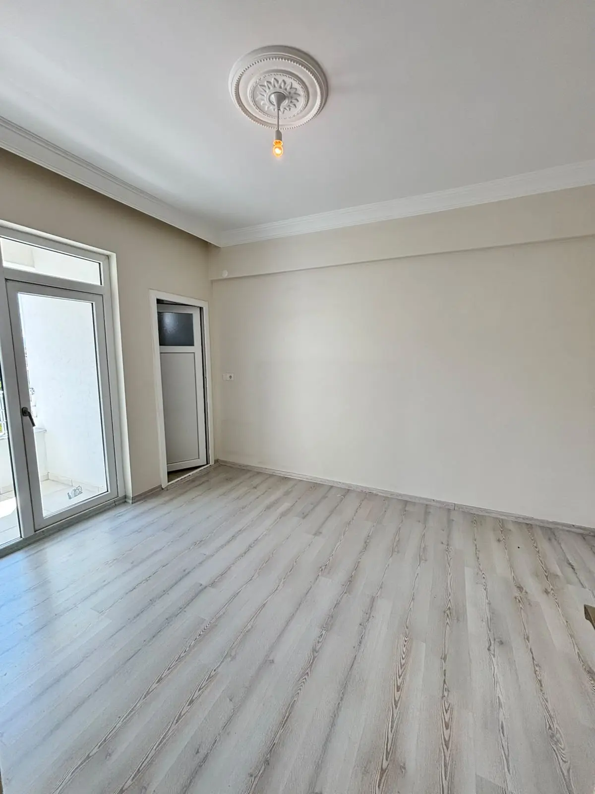 POLAT GAYRİMENKUL - YENI HASTANE BÖLGESİNDE UYGUN FİYATA GENİŞ DAİRE