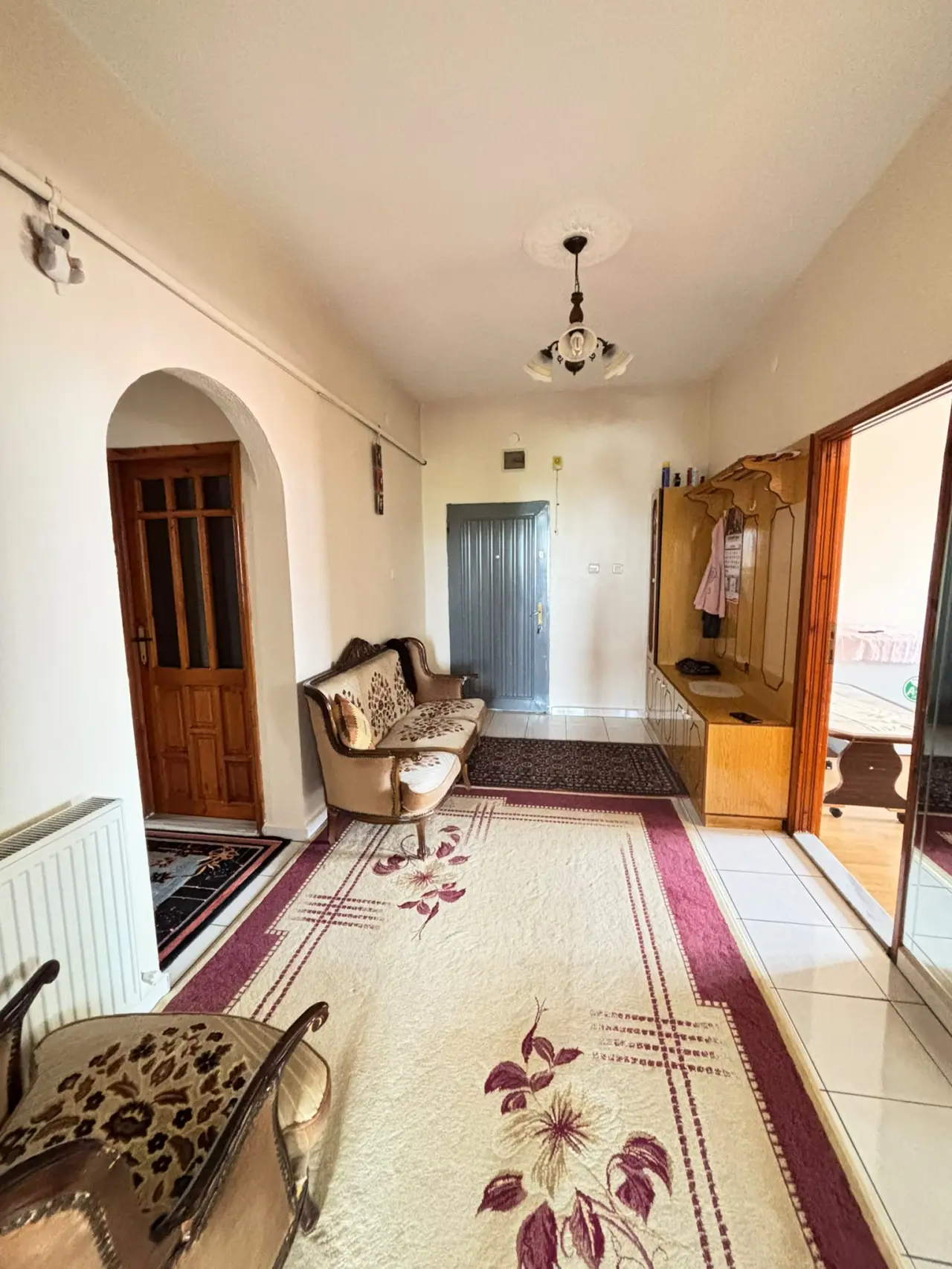 DEVELİ POLAT GAYRİMENKUL-ÇARŞI MERKEZDE SATILIK DAİRE