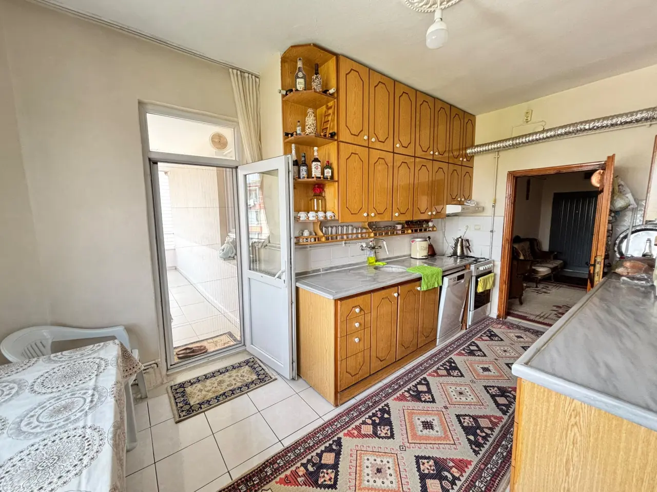 DEVELİ POLAT GAYRİMENKUL-ÇARŞI MERKEZDE SATILIK DAİRE
