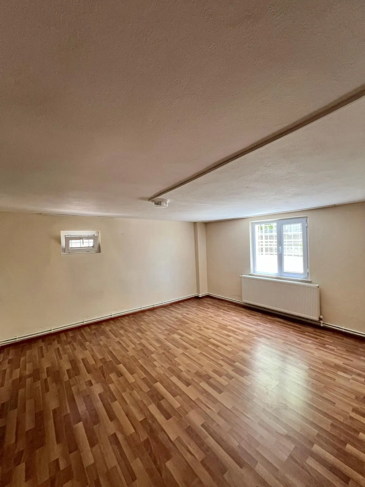 POLAT GAYRİMENKUL - REŞADİYE  MAHALLESİNDE 2+1 GİRİŞ KAT KİRALIK DAİRE