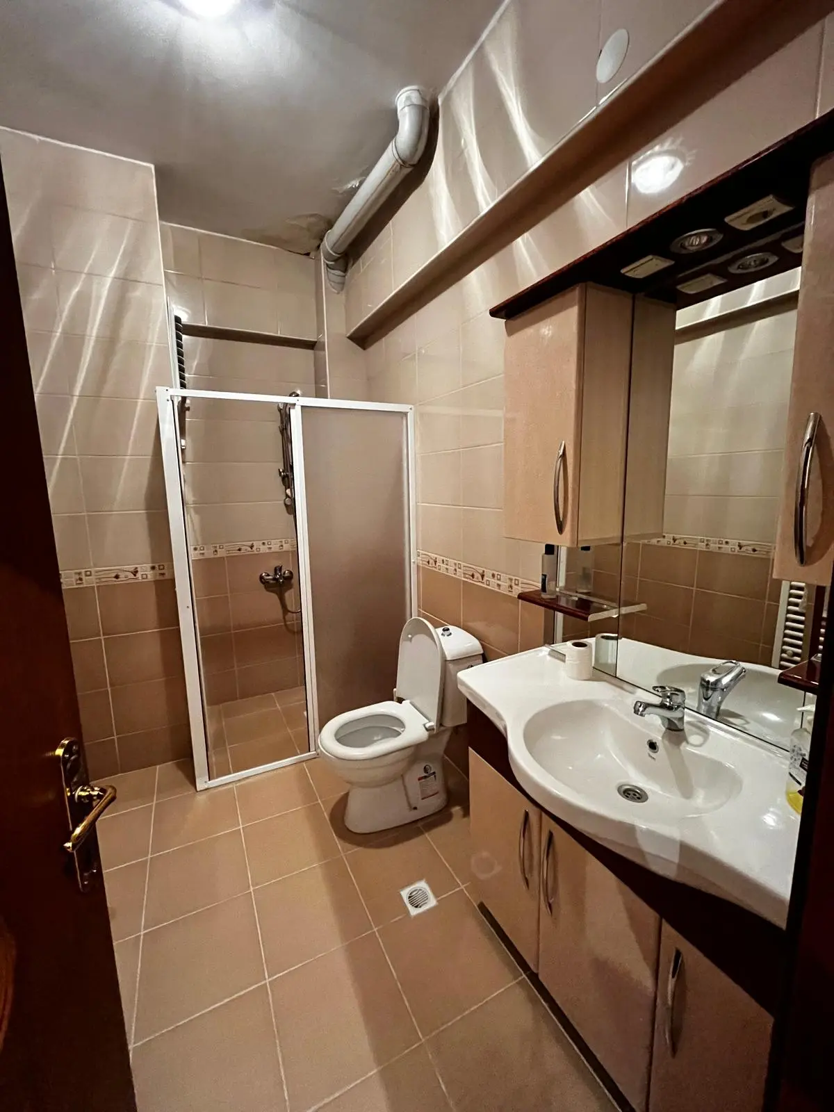 POLAT GAYRİMENKUL - 📍 BAHÇELİEVLER MAHALLESİ'NDE SATILIK 3+1 DAİRE