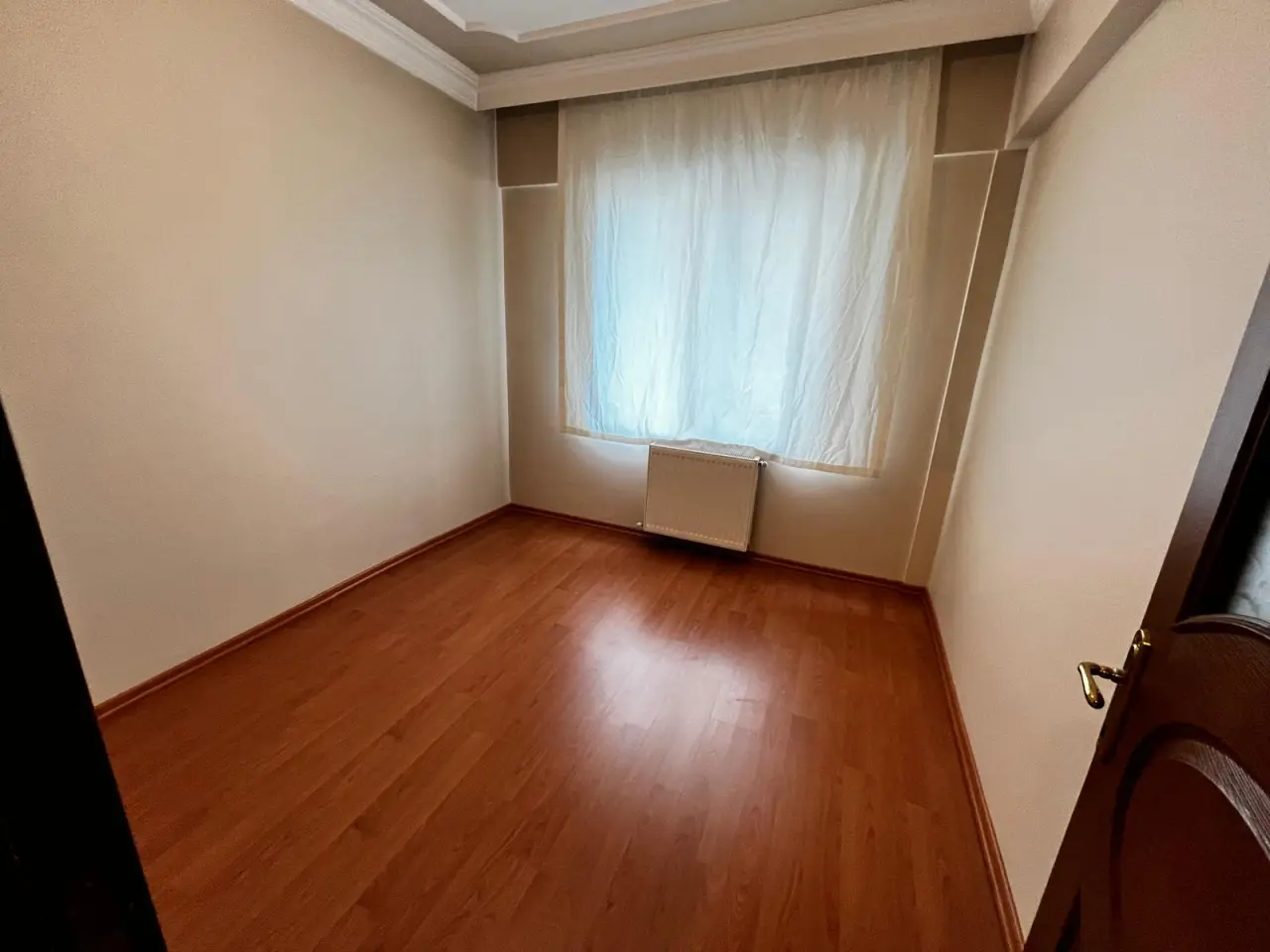 POLAT GAYRİMENKUL - 📍 BAHÇELİEVLER MAHALLESİ'NDE SATILIK 3+1 DAİRE