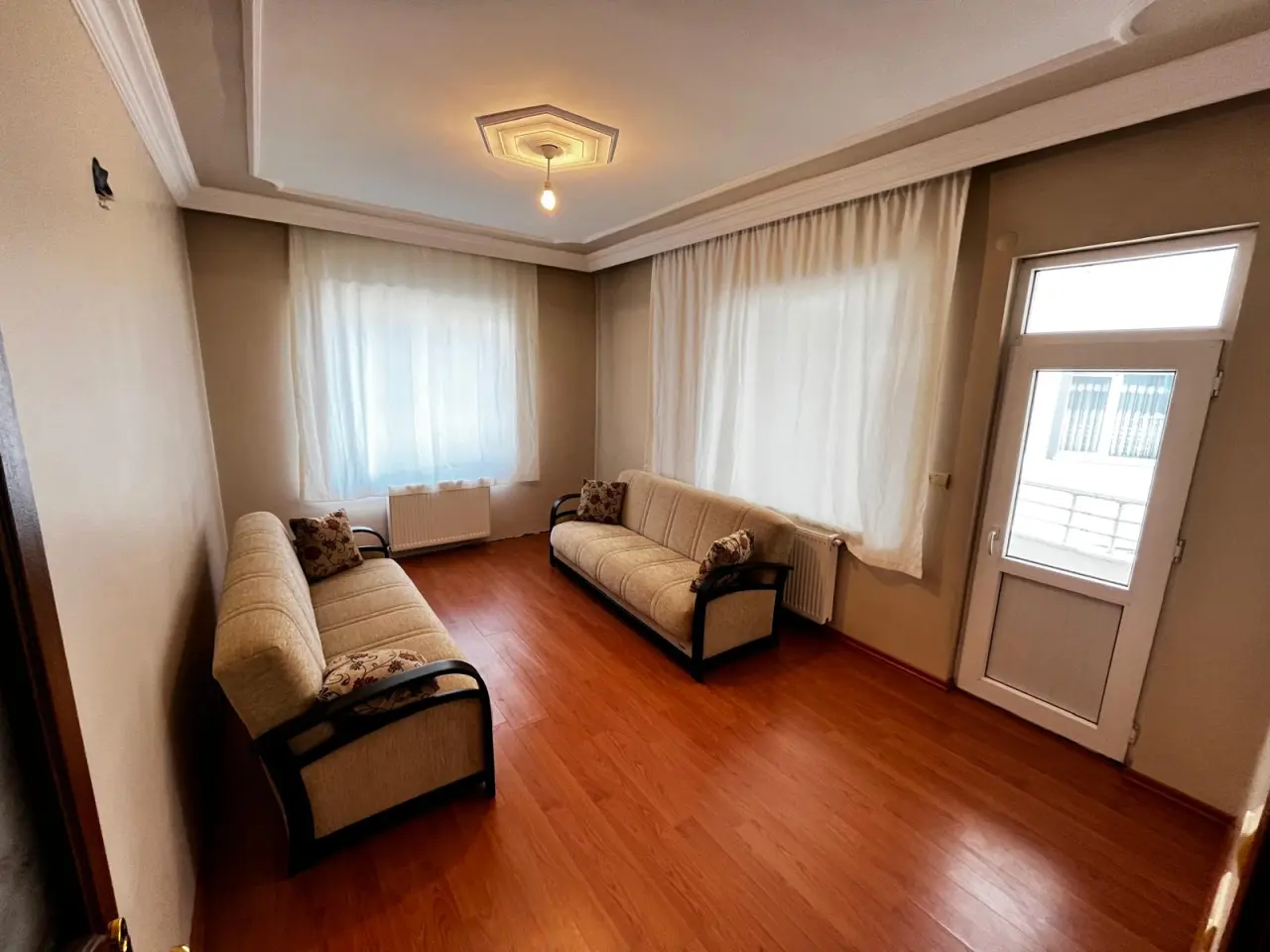 POLAT GAYRİMENKUL - 📍 BAHÇELİEVLER MAHALLESİ'NDE SATILIK 3+1 DAİRE