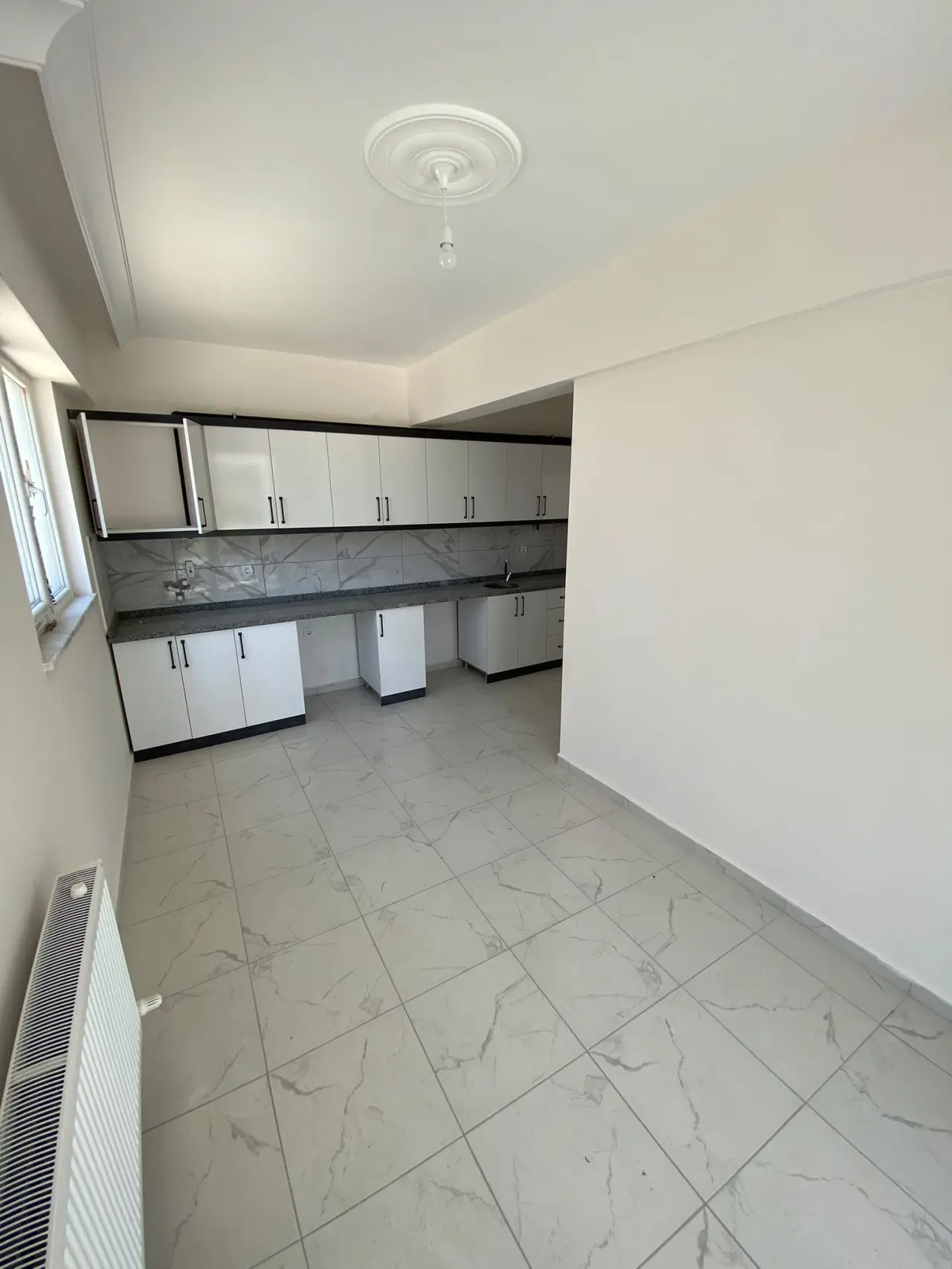 POLAT GAYRİMENKUL - 🚪 GENİŞ METREKARELİ, FERAH 3+1 DAİRE FENESE MAHALLESİ'NDE SİZLERİ BEKLİYOR!