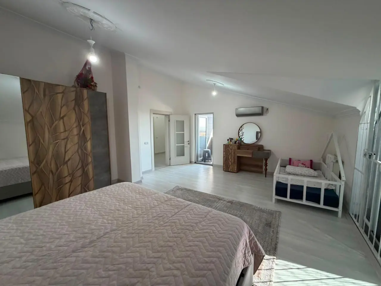 POLAT GAYRİMENKUL -  ŞEHİT ÜSTEĞMEN HASAN ŞAHAN MAHALLESİ'NDE 240 m² ULTRA LÜKS 5+1 DUBLEKS DAİRE