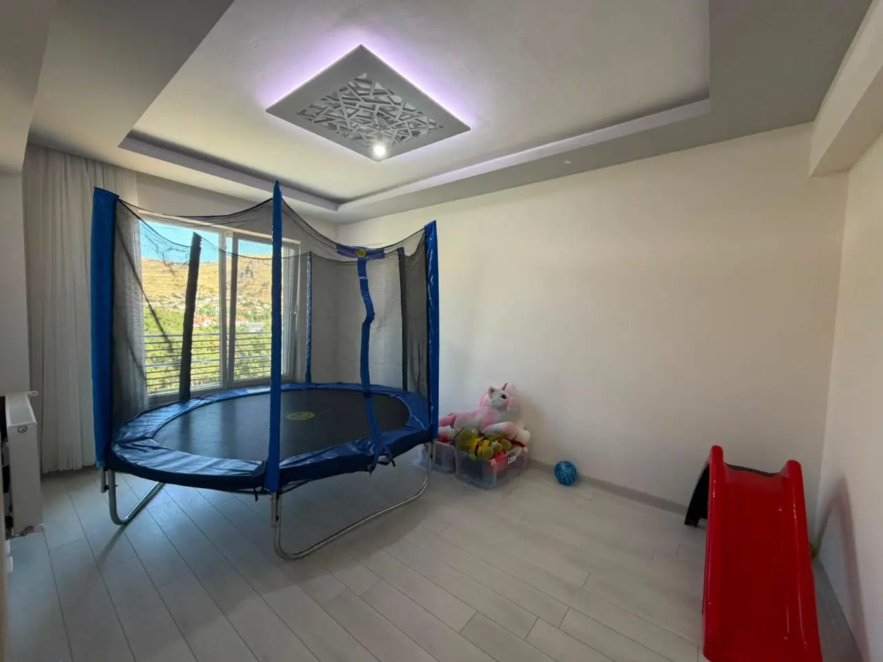 POLAT GAYRİMENKUL -  ŞEHİT ÜSTEĞMEN HASAN ŞAHAN MAHALLESİ'NDE 240 m² ULTRA LÜKS 5+1 DUBLEKS DAİRE