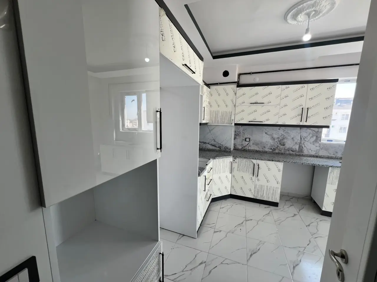 POLAT GAYRİMENKUL -  İBRAHİMAĞA MAHALLESİNDE SATILIK 2+1 DAİRE