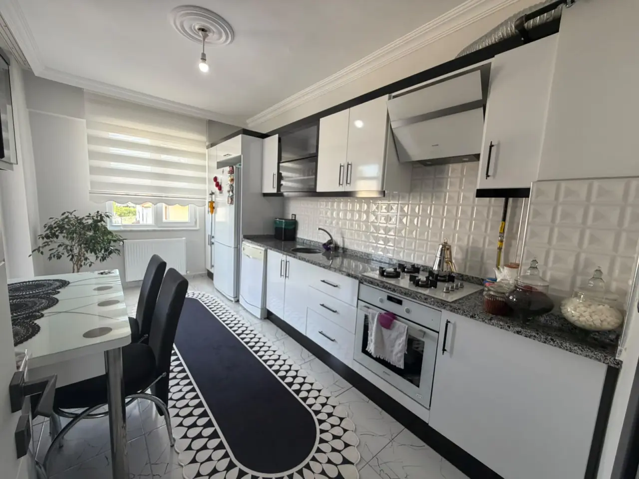 POLAT GAYRİMENKUL - AŞIK SEYRANİ MAHALLESİ'NDE HARİKA KONUMDA 3+1 FULL YAPILI LÜKS SATILIK DAİRE**