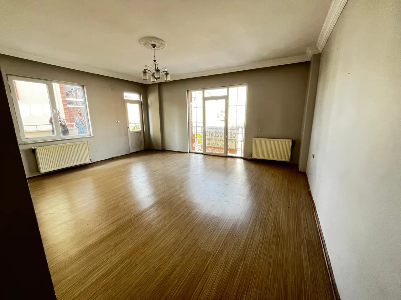 POLAT GAYRİMENKUL - ELBİZ CADDESİ’NDE KİRALIK GENİŞ 3+1 DAİRE