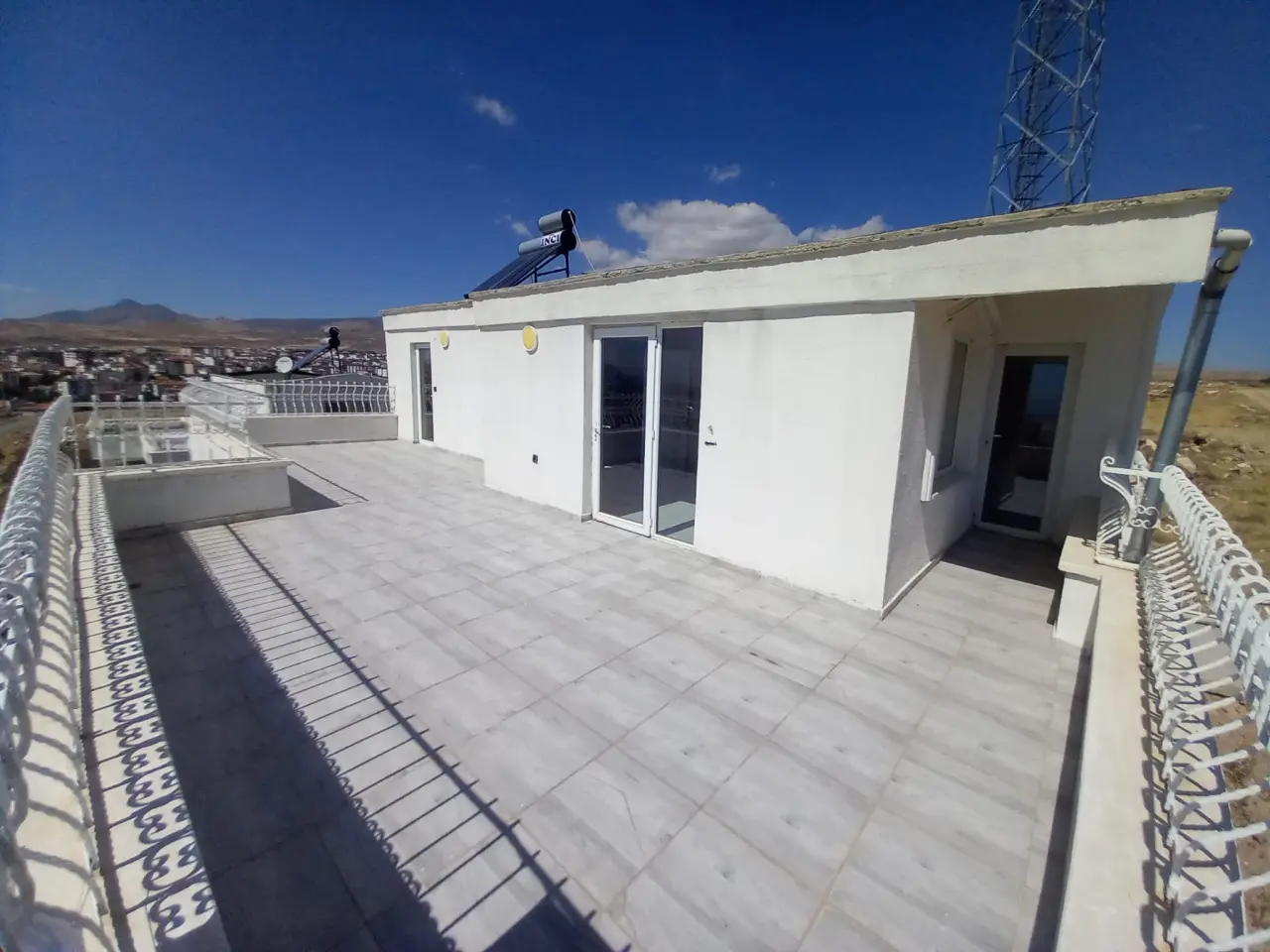 POLAT GAYRİMENKUL - 🏡 SATILIK & KİRALIK 360 m² TRİPLEKS VİLLA