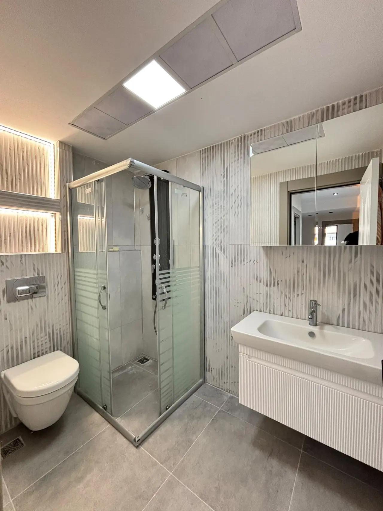 POLAT GAYRİMENKUL - ELBİZ CADDESİ’NDE 2 ADET ULTRA LÜKS 2+1 DAİRE!**