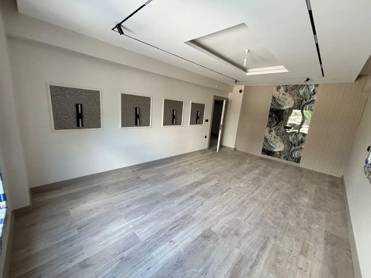 POLAT GAYRİMENKUL - ELBİZ CADDESİ’NDE 2 ADET ULTRA LÜKS 2+1 DAİRE!**