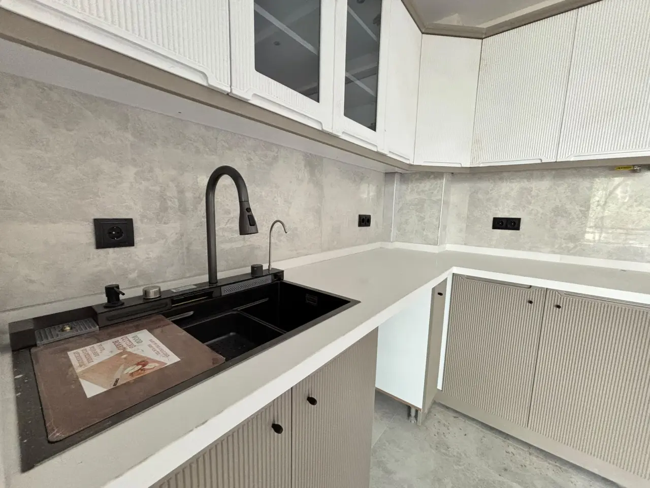POLAT GAYRİMENKUL - ELBİZ CADDESİ’NDE 2 ADET ULTRA LÜKS 2+1 DAİRE!**